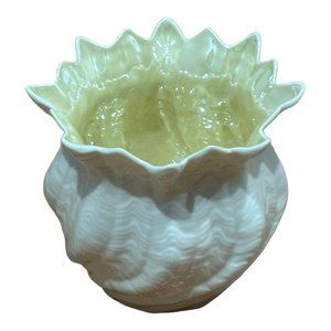 Belleek Ireland Neptune Twisted Shell 4" Vase 1965-1980 Vintage
